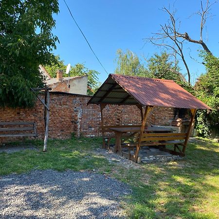Будинок Для Відпочинку Патріція Berehowe Exterior foto