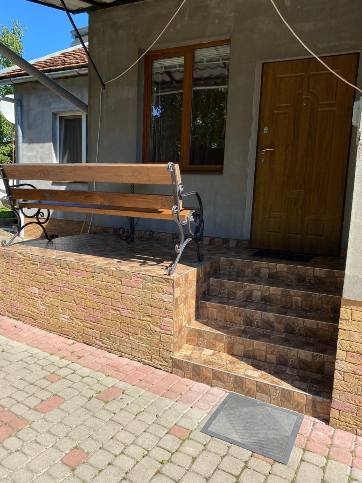 Будинок Для Відпочинку Патріція Berehowe Exterior foto